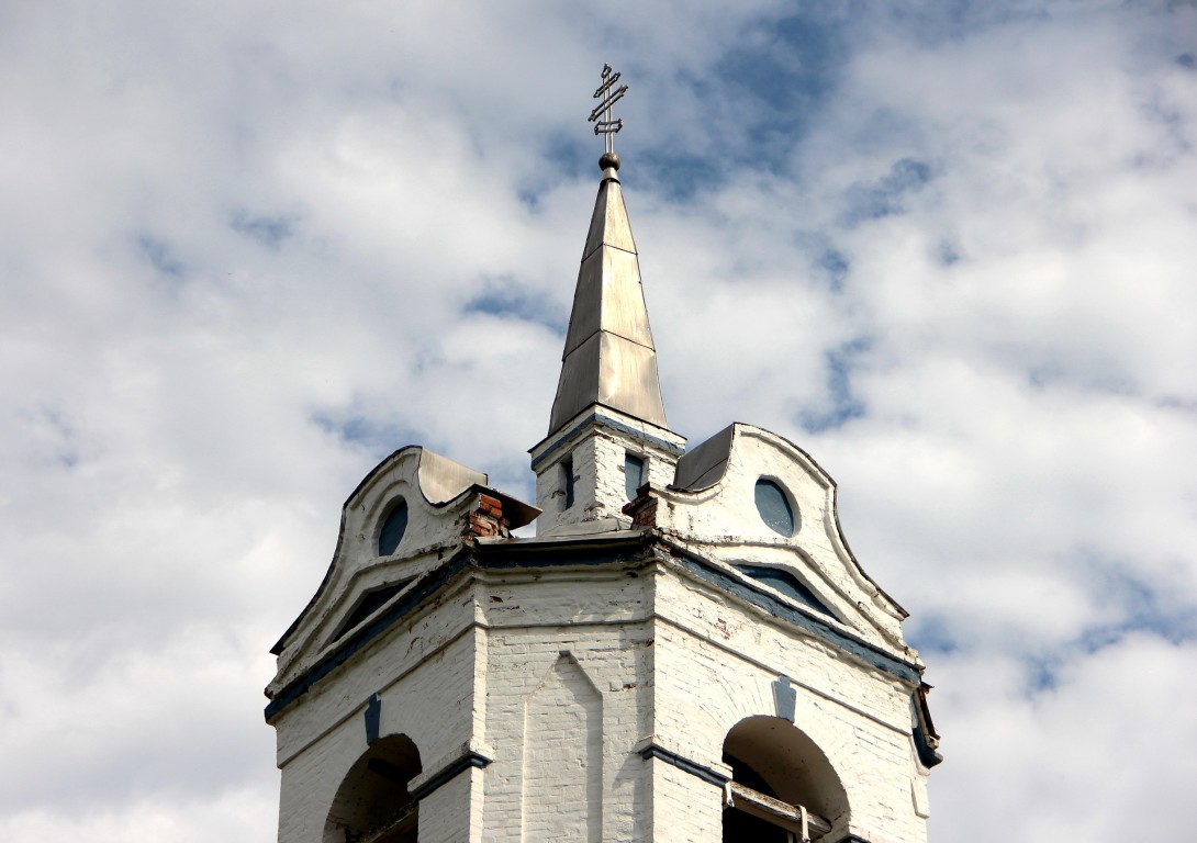 Церковь Смоленской иконы Божией Матери, Мусерье (Санчурский район, Кировская область). архитектурные детали, Завершение колокольни.