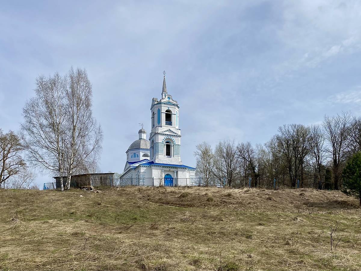 Общий вид с северо-запада, общий вид в ландшафте. Церковь Смоленской иконы Божией Матери, Мусерье (Санчурский район, Кировская область)
