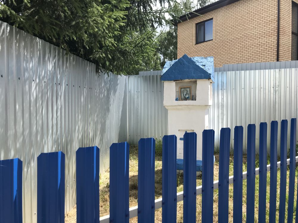 Часовня-столб у кладбища поселка Салмачи, Приволжский район (Казань, город, Республика Татарстан). фасады