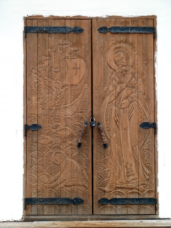 Лодейное Поле. Церковь Николая Чудотворца. архитектурные детали, Входная дверь в церковь