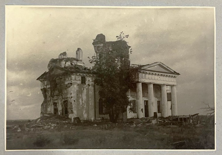 Фото 1944 г. из фондов ГНИМА им. А.В. Щусева, архивная фотография. Собор Петра и Павла, Лодейное Поле (Лодейнопольский район, Ленинградская область)