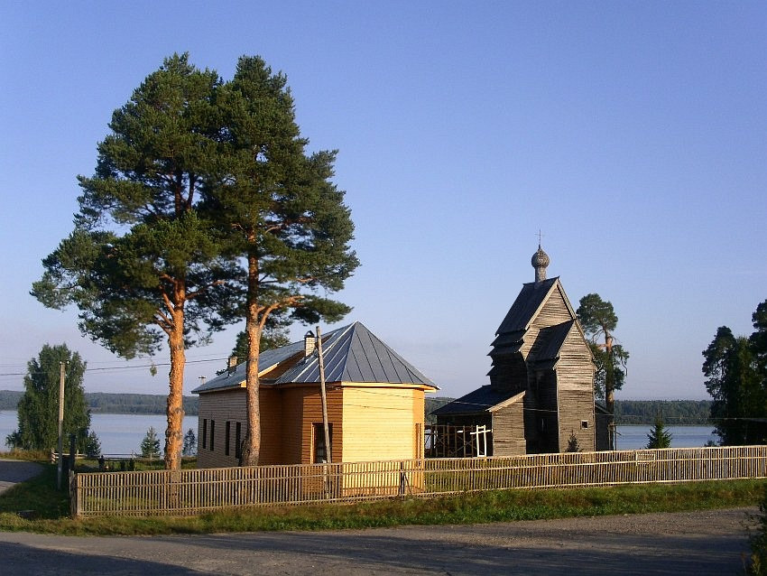 Александро-Свирский монастырь. Георгиевский скит, Родионово (Подпорожский район, Ленинградская область). общий вид в ландшафте, вил с юго-востока, на заднем плане - Георгиевская церковь