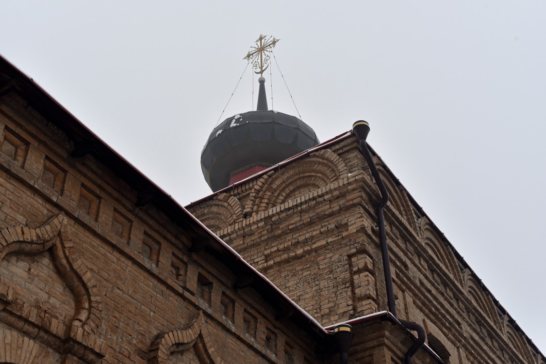 Коксайек (Георгиевка). Церковь Георгия Победоносца. архитектурные детали, В холодный туманный день