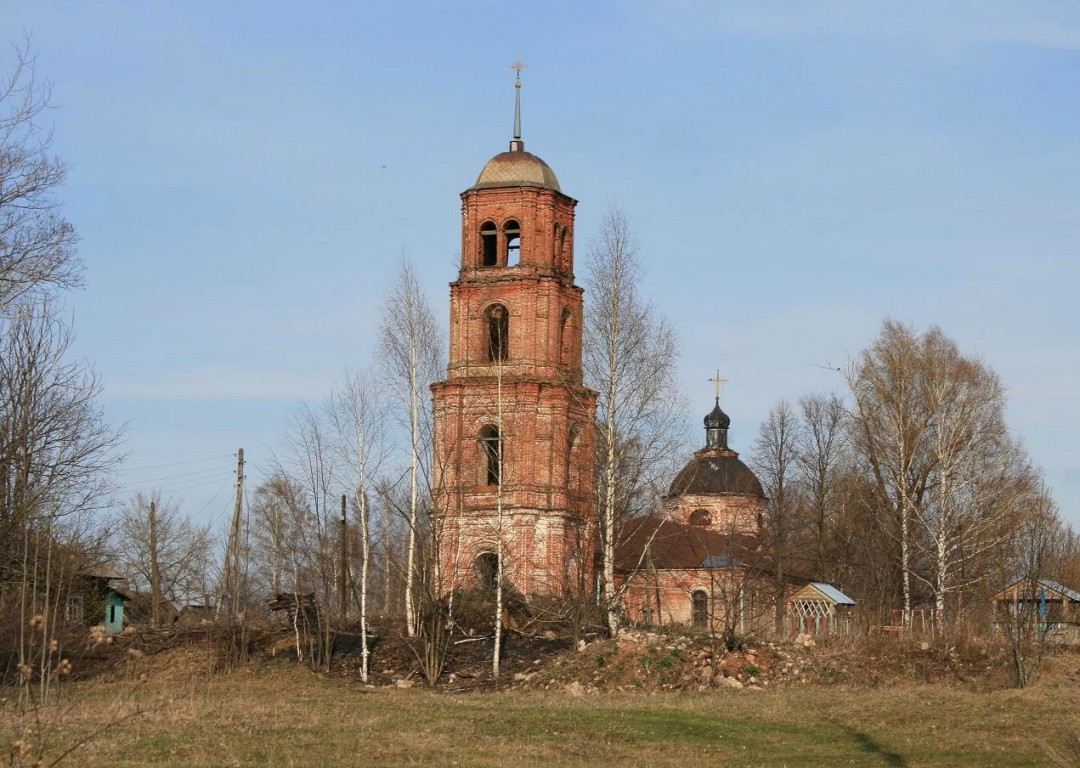Церковь Покрова Пресвятой Богородицы, Лом (Яранский район, Кировская область). фасады