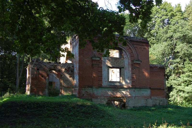 Белый Колодезь Первый. Церковь Спаса Преображения. общий вид в ландшафте