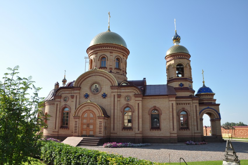 Церковь Матроны Московской, Майорское (Сакмарский район, Оренбургская область). фасады