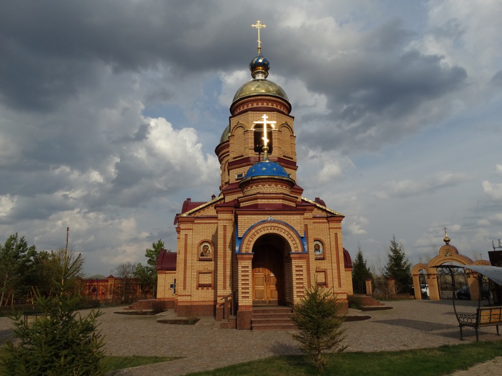 Церковь Матроны Московской, Майорское (Сакмарский район, Оренбургская область). фасады