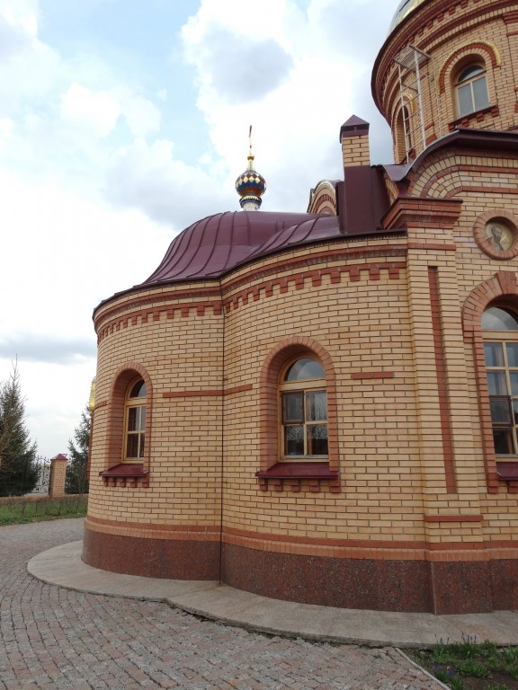 Церковь Матроны Московской, Майорское (Сакмарский район, Оренбургская область). архитектурные детали, Апсида храма.