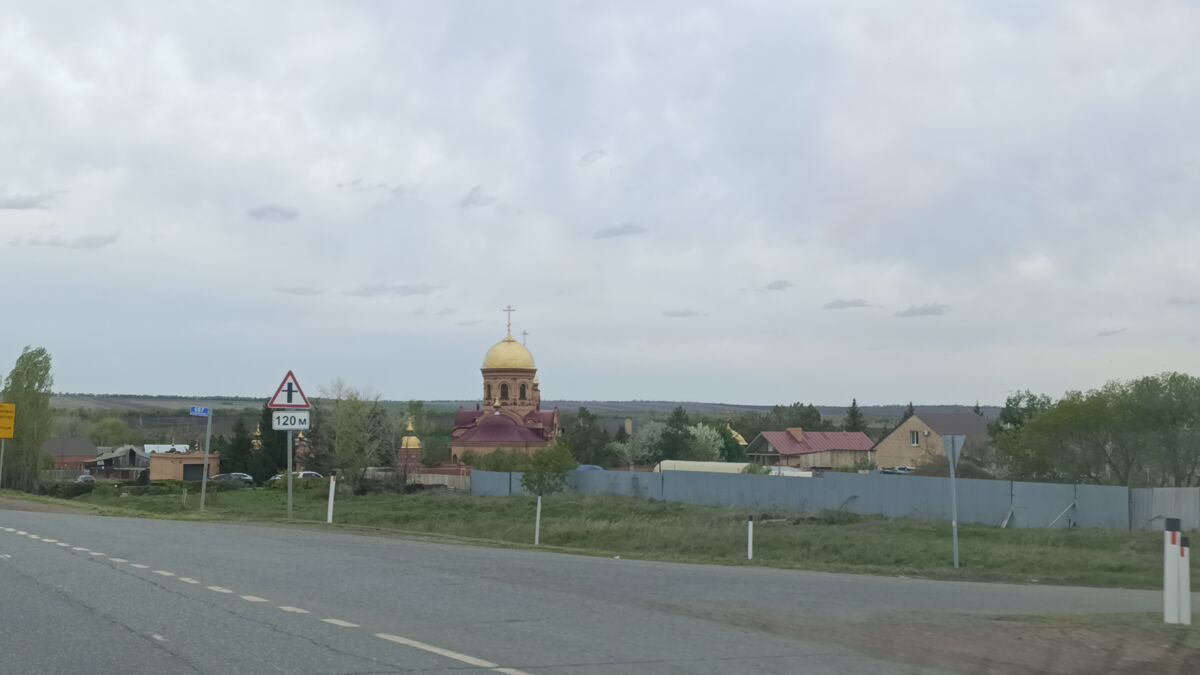 Церковь Матроны Московской, Майорское (Сакмарский район, Оренбургская область). общий вид в ландшафте