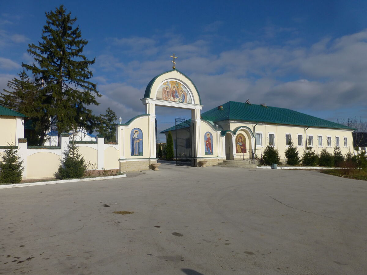 Фрумошский Троицкий монастырь, Фрумоаса (Каларашский район, Молдова). фасады