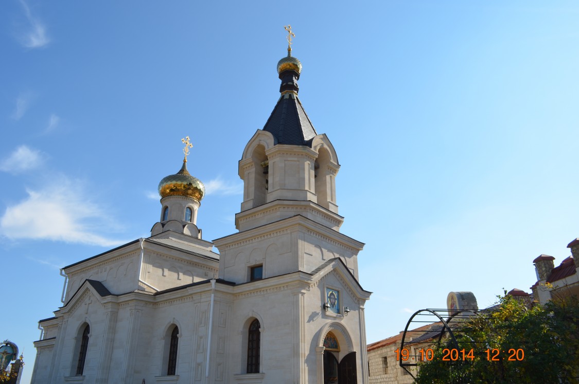 Церковь Рождества Пресвятой Богородицы, Бутучены (Оргеевский район, Молдова). фасады