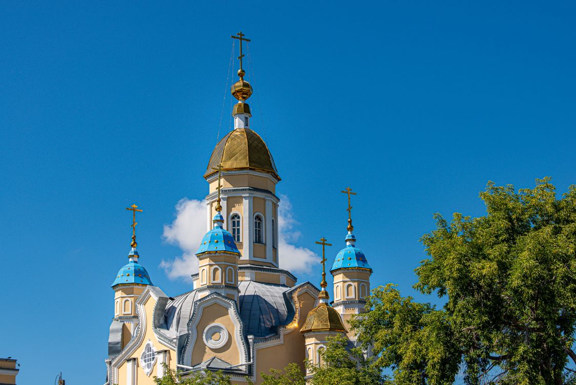 Собор Петра и Павла, Петропавловск (Северо-Казахстанская область, Казахстан). фасады