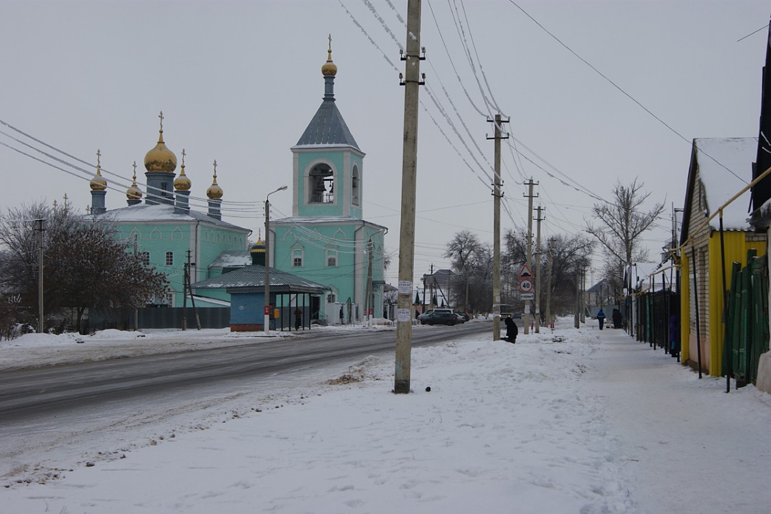 Кафедральный собор Михаила Архангела, Уральск (Западно-Казахстанская область, Казахстан). дополнительная информация, Собор и окрестности на проспекте Достык