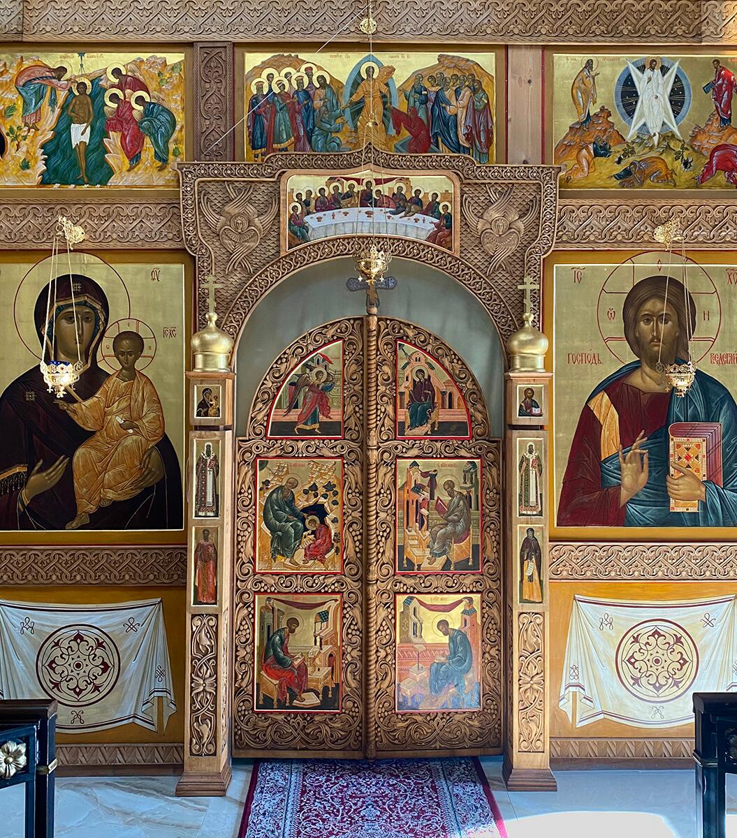 Церковь Благовещения Пресвятой Богородицы (новая), Актау (Мангистауская область, Казахстан). интерьер и убранство, Святые врата