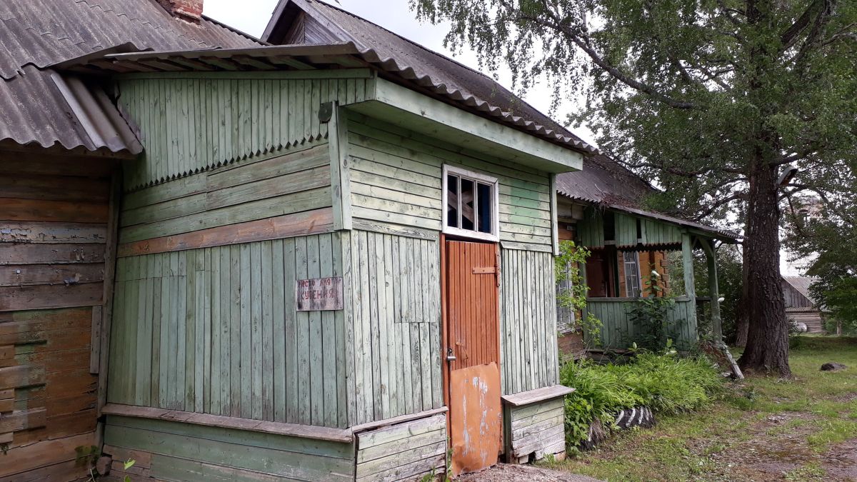 Церковь Успения Пресвятой Богородицы, Котлован (Удомельский городской округ, Тверская область). архитектурные детали, Современный вход в здание