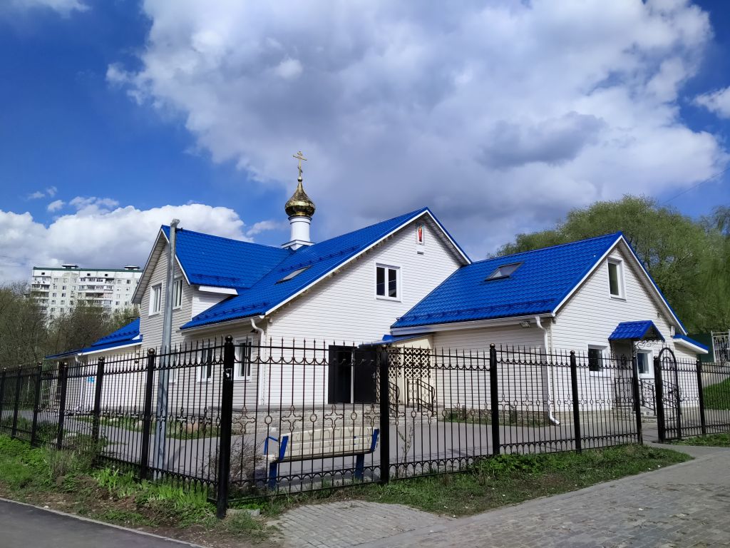 Церковь Матроны Московской в Тёплом Стане, Тёплый Стан (Юго-Западный административный округ (ЮЗАО), г. Москва). фасады