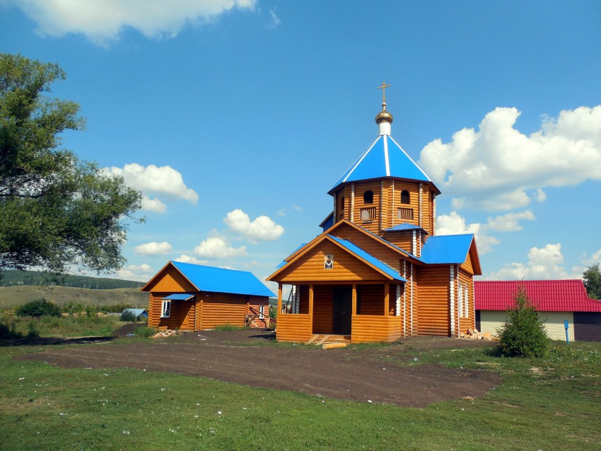 Старый Кувак. Церковь Покрова Пресвятой Богородицы (новая). фасады