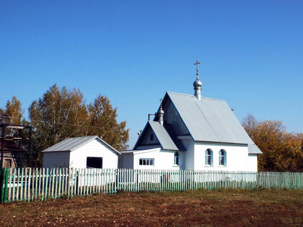 Кутёма. Церковь Богоявления Господня (новая). фасады