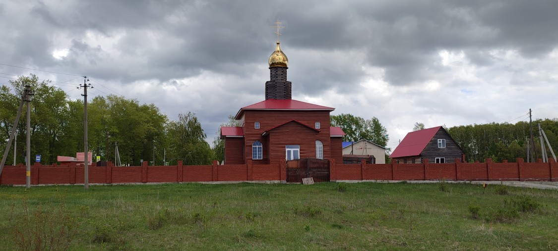 Благовар. Церковь Николая и Александры, царственных страстотерпцев. фасады