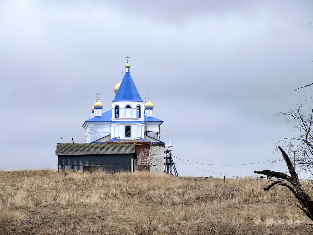 Леуза. Церковь Троицы Живоначальной. фасады