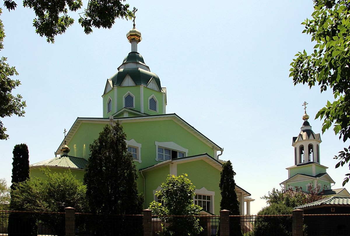 Алматы. Церковь Благовещения Пресвятой Богородицы в Алатау. фасады