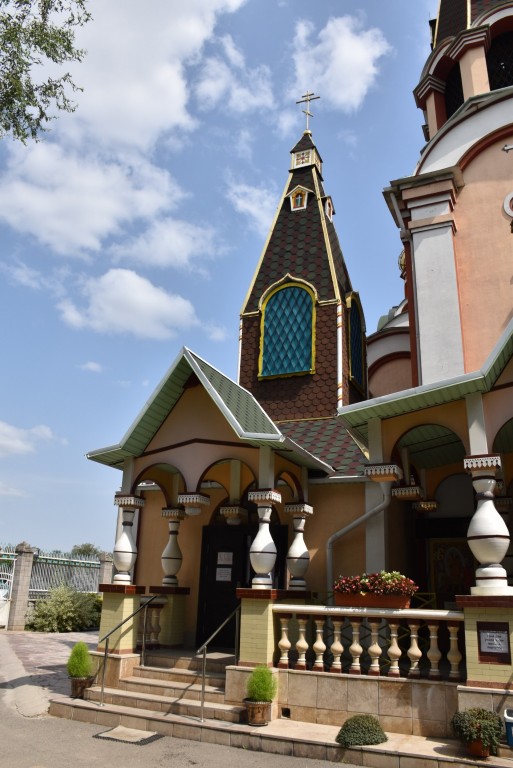 Церковь Воздвижения Креста Господня в Карасу, Алматы (Алматы, город, Казахстан). архитектурные детали