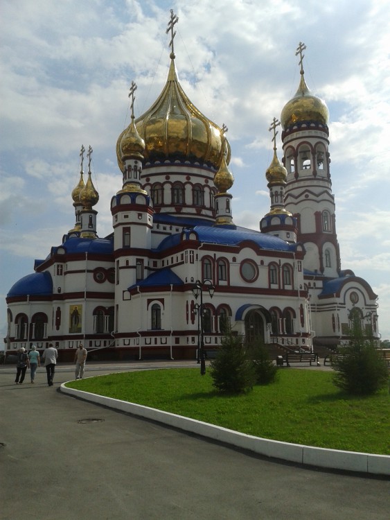 Собор Рождества Христова, Новокузнецк (Новокузнецкий район и г. Новокузнецк, Кемеровская область). общий вид в ландшафте