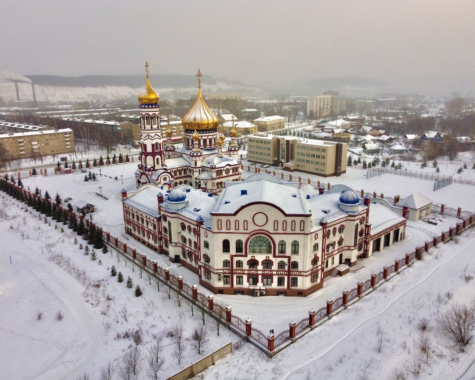 Собор Рождества Христова, Новокузнецк (Новокузнецкий район и г. Новокузнецк, Кемеровская область). дополнительная информация, Собор с семинарией