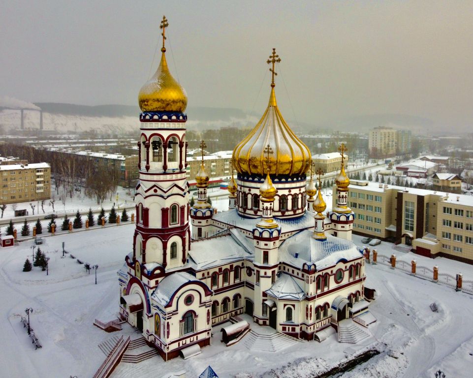 Новокузнецк. Собор Рождества Христова. общий вид в ландшафте, С дрона