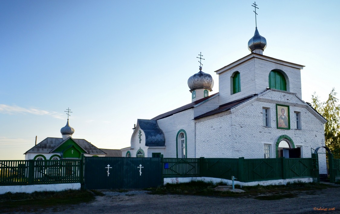 Алейск. Церковь Димитрия Солунского. общий вид в ландшафте