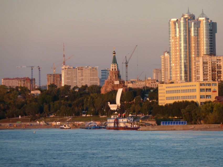 Самара. Церковь Софии, Премудрости Божией. документальные фотографии, Панорама Самары  с Волги