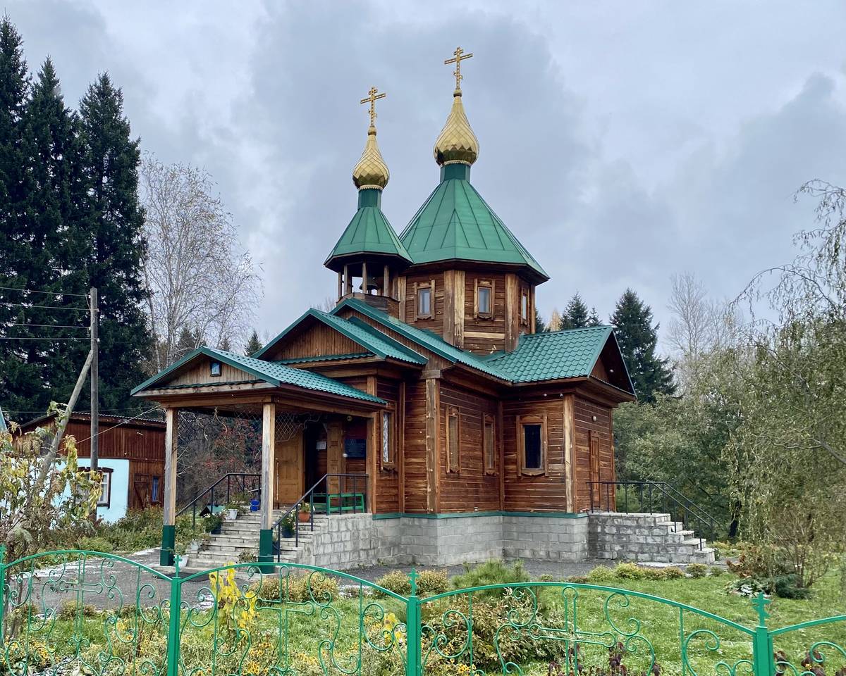 Церковь Михаила Архангела, Нижнекаменка (Алтайский район, Алтайский край). фасады, Вид с ЮЗ