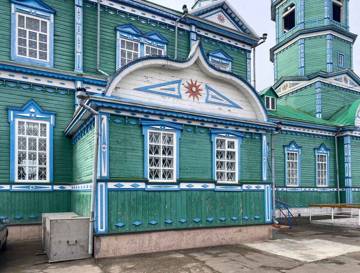 Кафедральный собор Михаила Архангела, Рубцовск (Рубцовский район и г. Рубцовск, Алтайский край). архитектурные детали, Северный прируб главного объёма