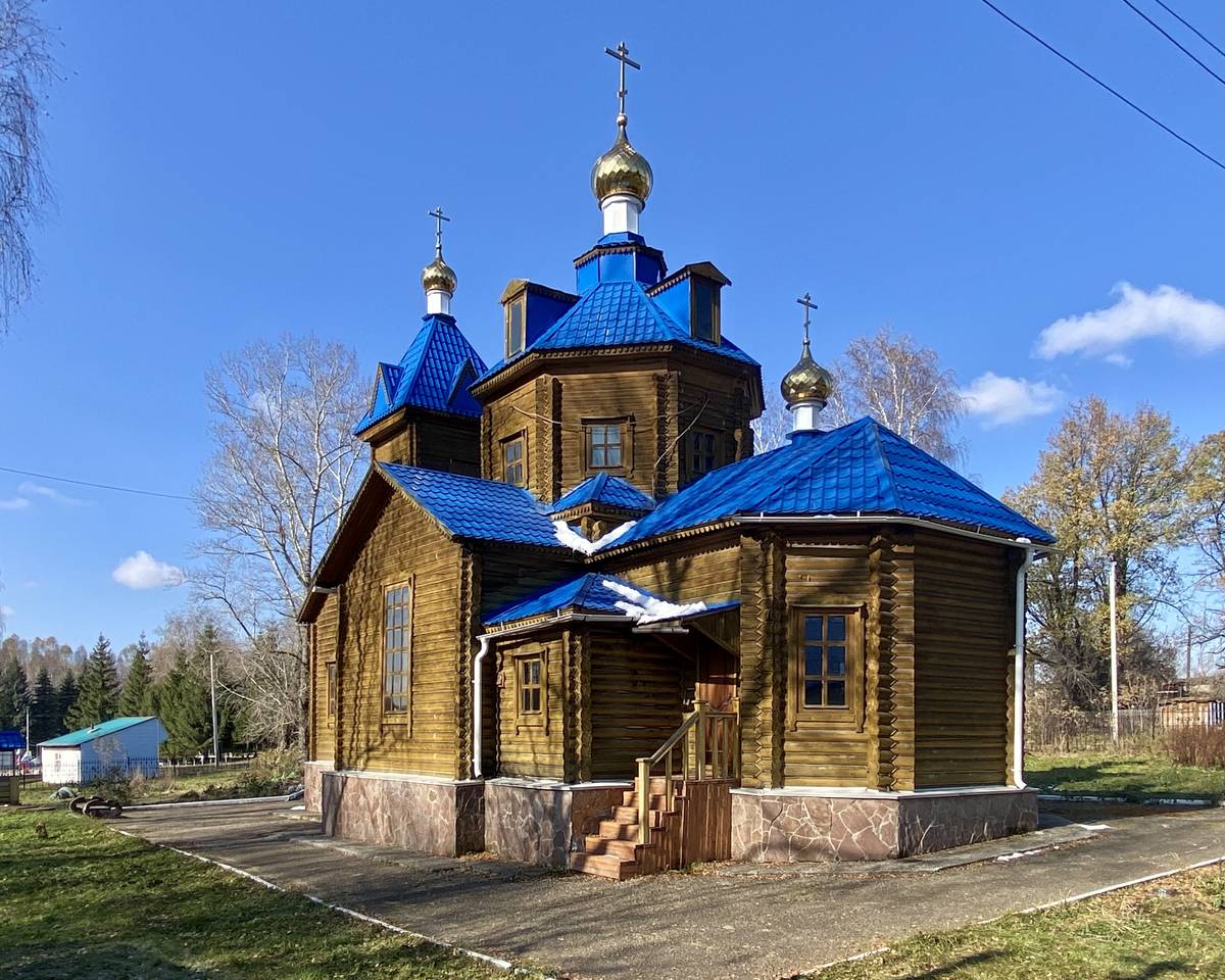 Церковь Покрова Пресвятой Богородицы, Ельцовка (Ельцовский район, Алтайский край). фасады, Вид с ЮВ