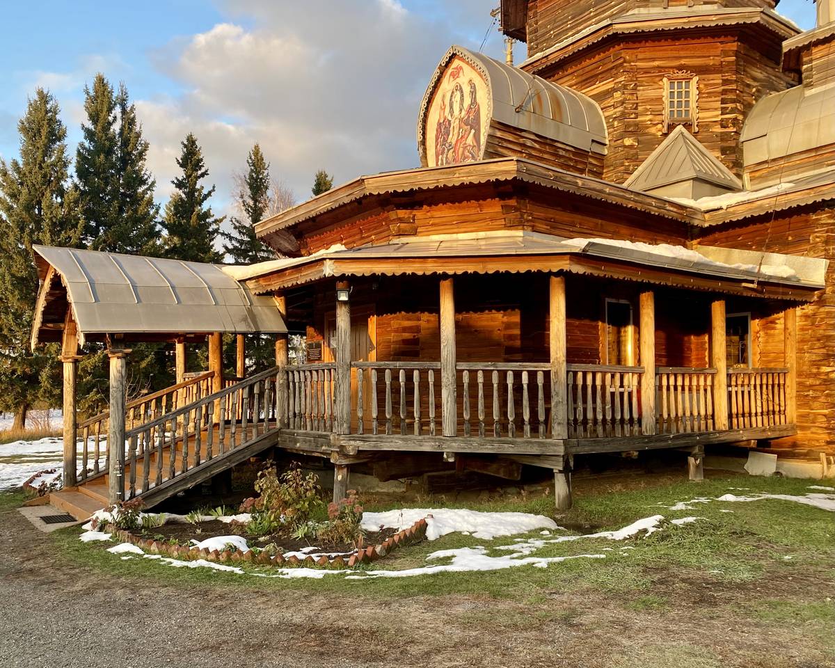 Гульбище, архитектурные детали. Церковь Преображения Господня, Озерки (Тальменский район, Алтайский край)