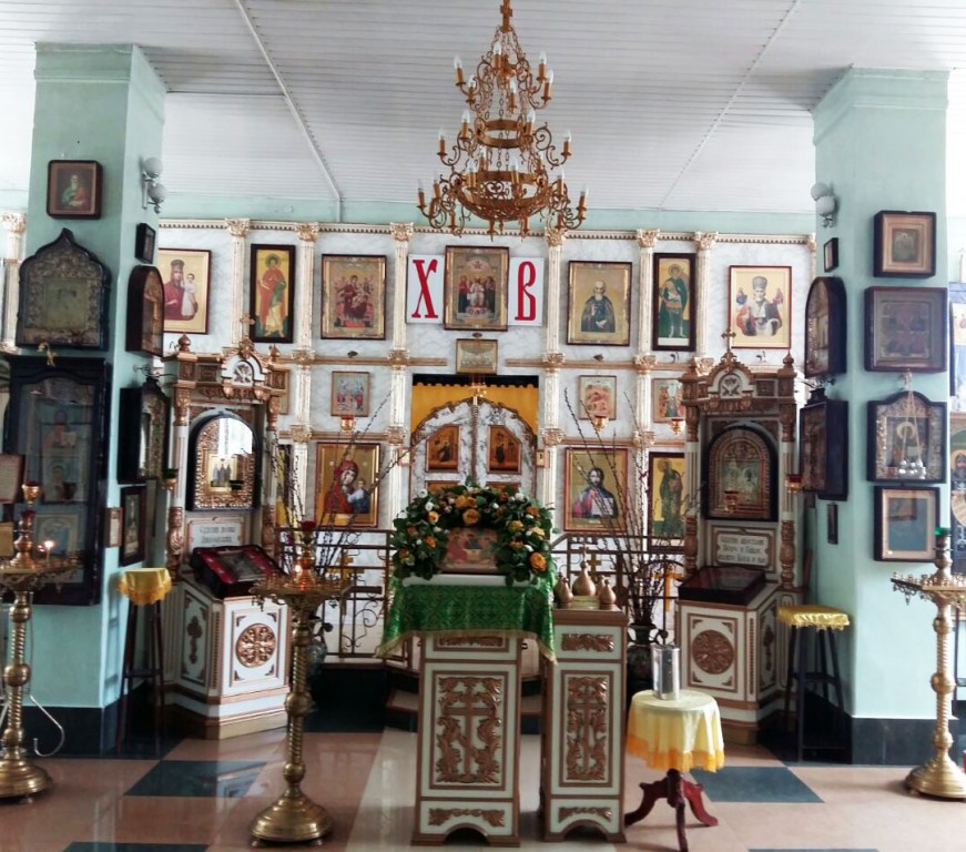 Церковь Петра и Павла, Икряное (Икрянинский район, Астраханская область). интерьер и убранство, Иконостас храма. Фото иерея Иоанна Сухова. С разрешения автора.