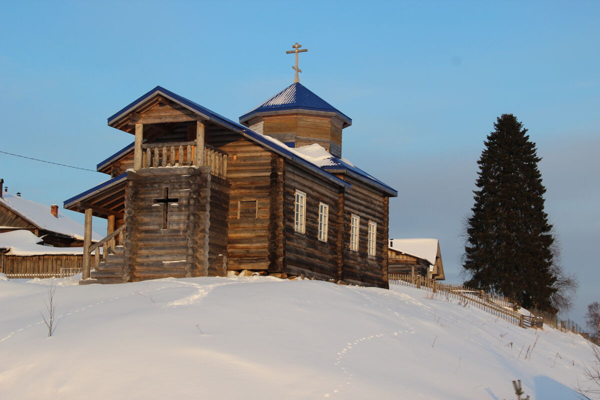 Церковь Рождества Пресвятой Богородицы, Земцово (Пинежский район, Архангельская область). общий вид в ландшафте
