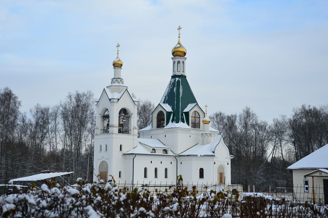 Оболенск. Церковь Кирилла и Мефодия. фасады