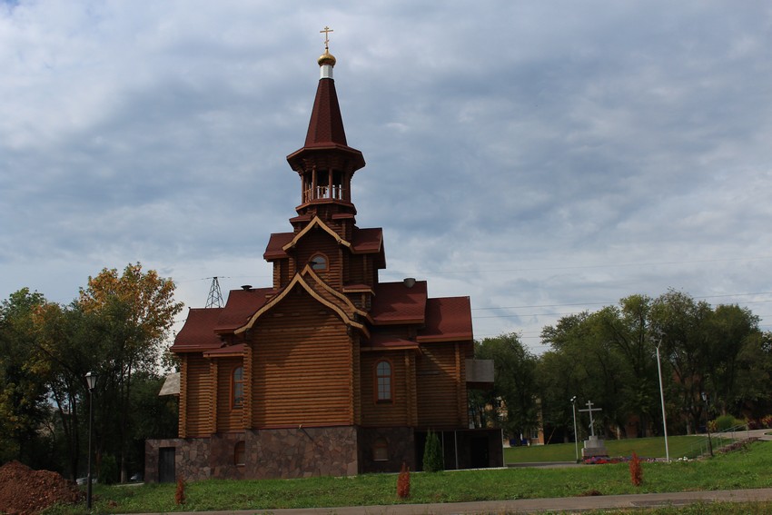 Церковь Успения Пресвятой Богородицы в парке 
