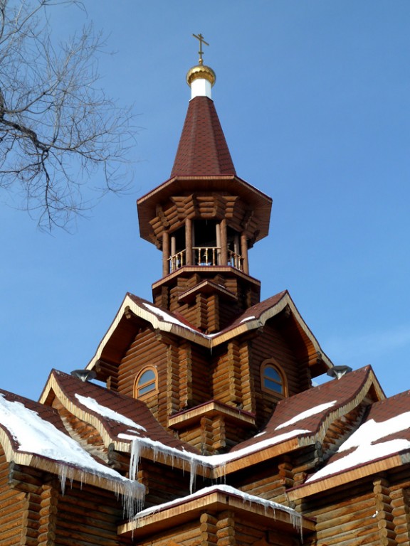 Самара. Церковь Успения Пресвятой Богородицы в парке 