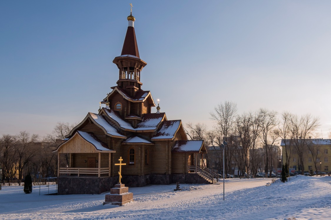 Самара. Церковь Успения Пресвятой Богородицы в парке 