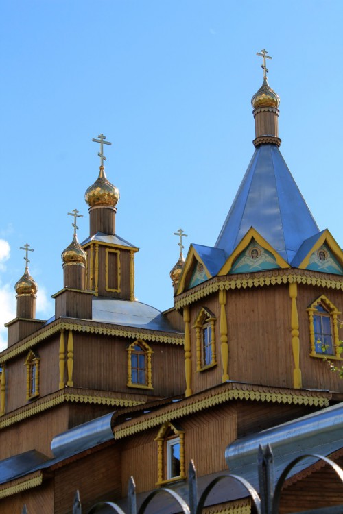 Сосногорск. Церковь Жён-мироносиц. фасады