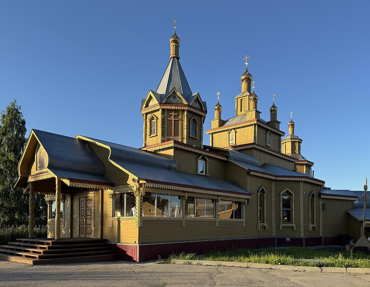 Вид с юго-запада, фасады. Церковь Жён-мироносиц, Сосногорск (Сосногорск, город, Республика Коми)