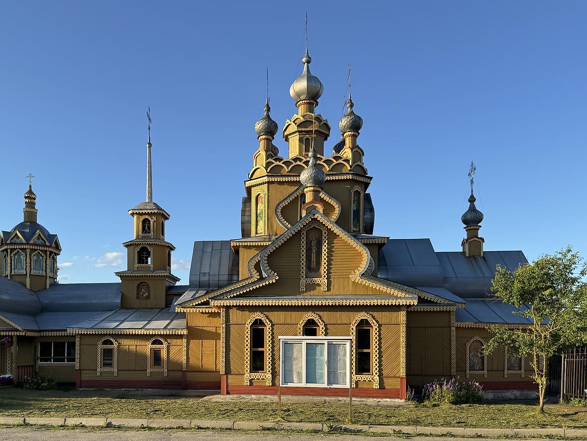 Вид с юга, фасады. Церковь Серафима Саровского, Сосногорск (Сосногорск, город, Республика Коми)