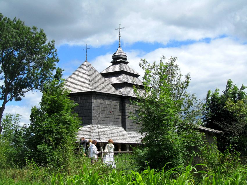 Церковь Михаила Архангела, Куты (Золочевский район, Украина, Львовская область). фасады, вид с юго-запада