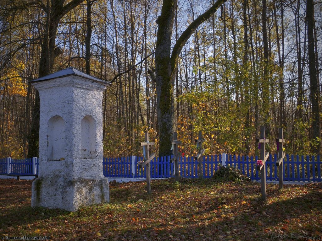 Церковь Николая Чудотворца, Черняково (Берёзовский район, Беларусь, Брестская область). дополнительная информация, Могильная капличка на церковном погосте