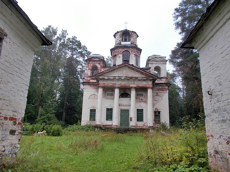 Юрьево (Петрово). Церковь Георгия Победоносца. фасады