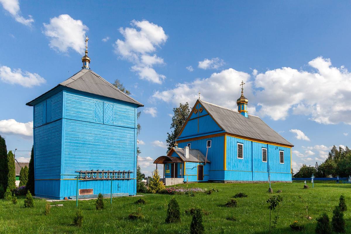 Церковь Преображения Господня, Дмитровичи (Каменецкий район, Беларусь, Брестская область). общий вид в ландшафте