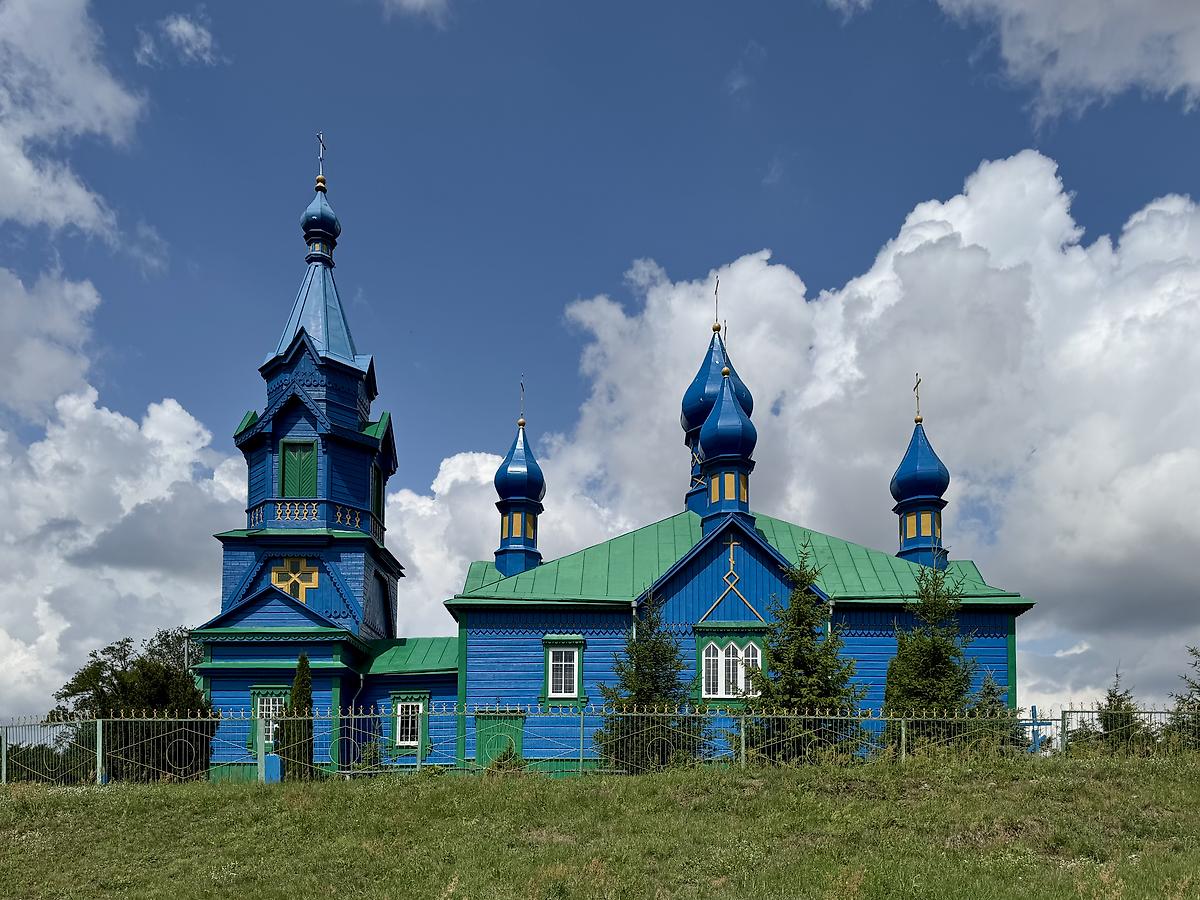 Вид с юго-востока, фасады. Церковь Параскевы Пятницы, Николаево (Каменецкий район, Беларусь, Брестская область)