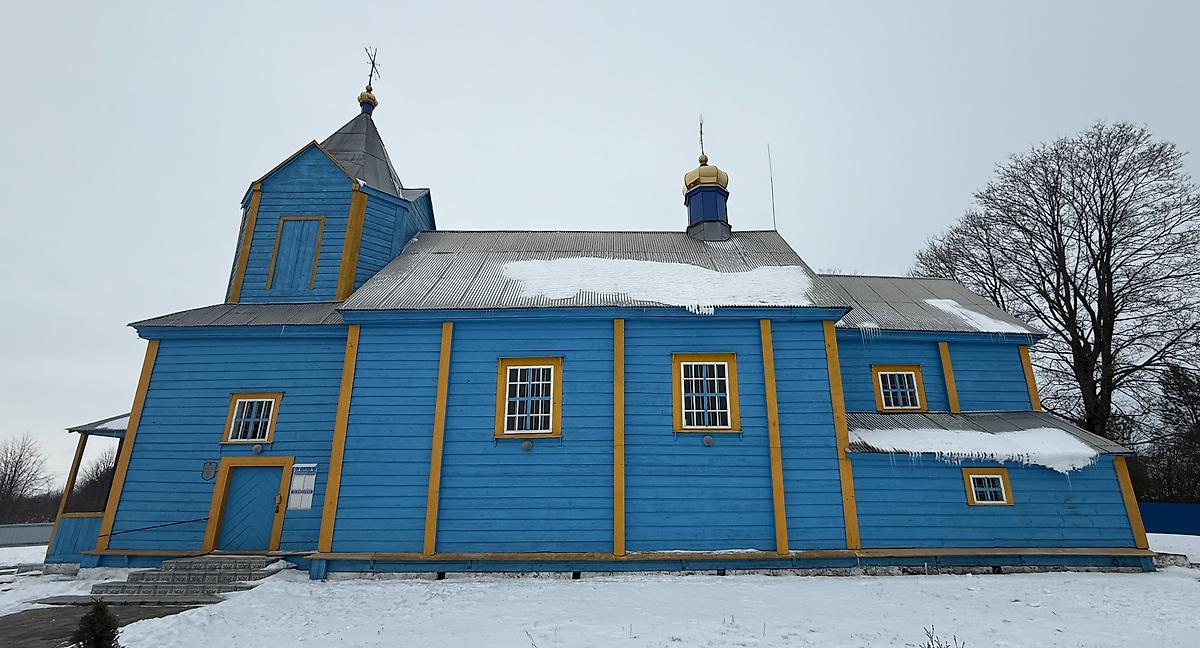 Вид с юго-востока, фасады. Церковь Успения Пресвятой Богородицы, Шишово (Каменецкий район, Беларусь, Брестская область)